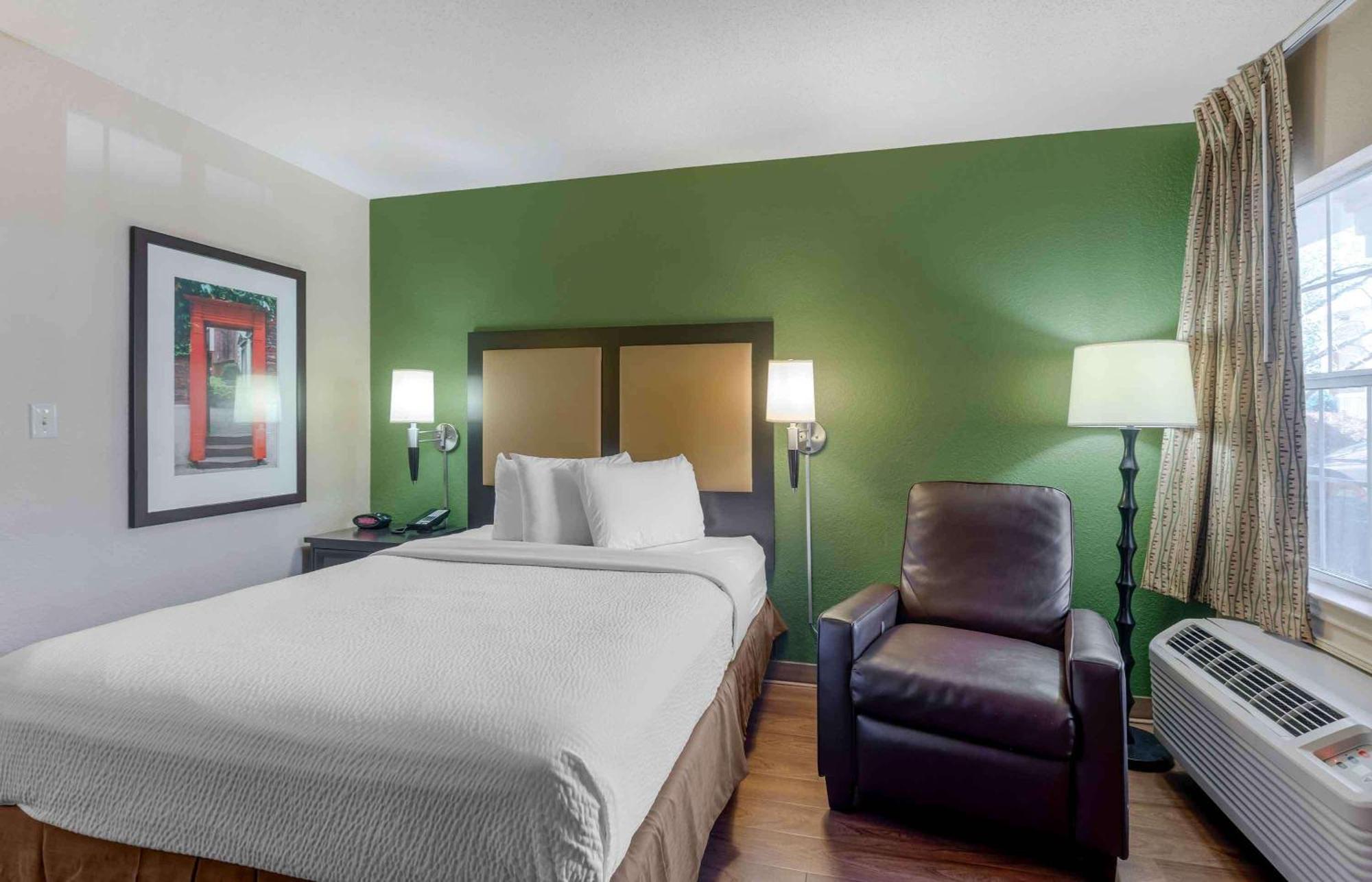 Extended Stay America Select Suites - Atlanta - Perimeter - Hammond Drive Sandy Springs Exterior photo